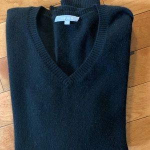 Hayden women’s black cashmere v-neck sweater size large